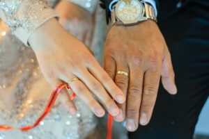 Métaux précieux pour alliances masculines